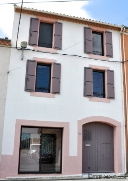 Spacious Refreshed House With 4..