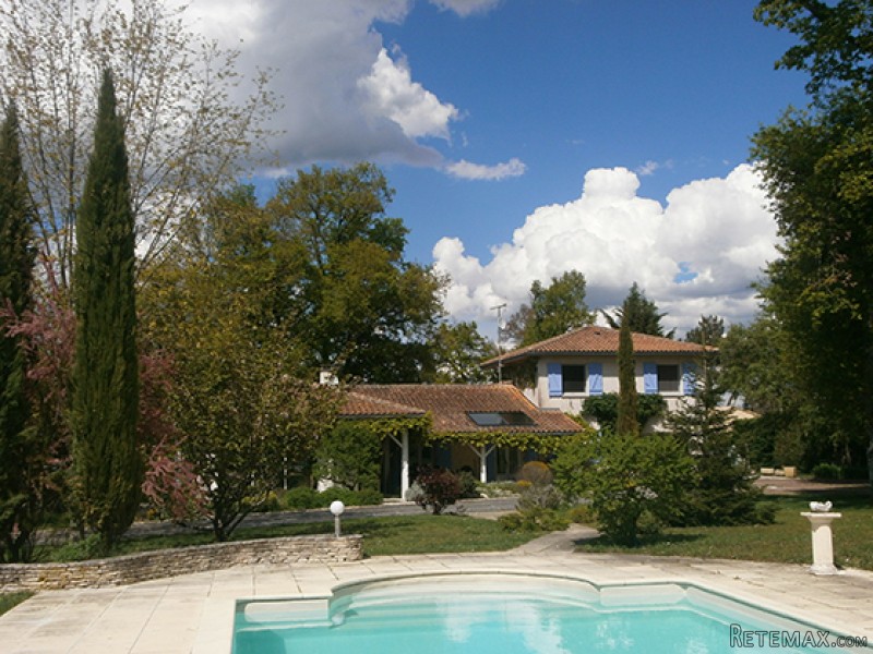 Beautiful Property With Guest House And..