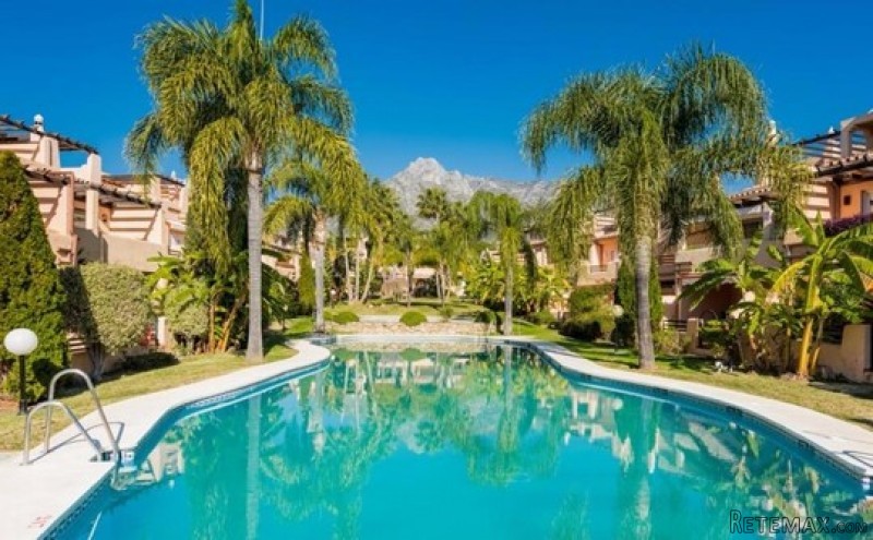 Outstanding townhouse in the area of..