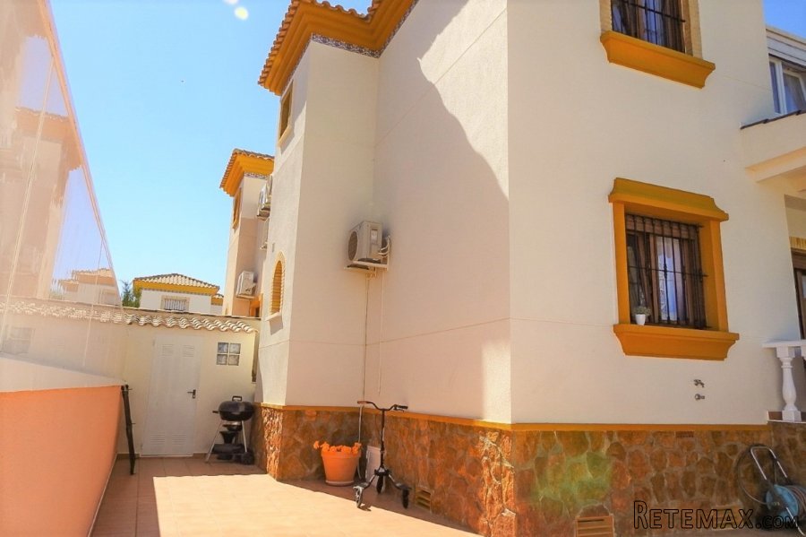 Hermosa casa totalmente renovada! Ahora es el momento de.. - 4