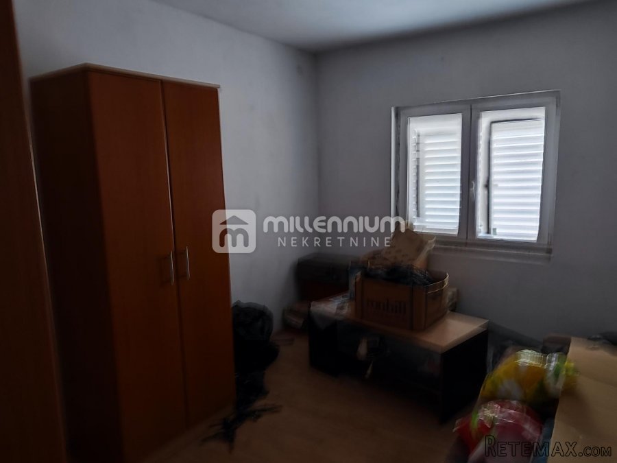 Senj, samostojeća kuća s 2 stana, 142.42m2, pogled, terasa - 4