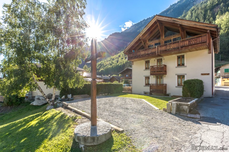 Spacious 4 bedroom apartment, recently..