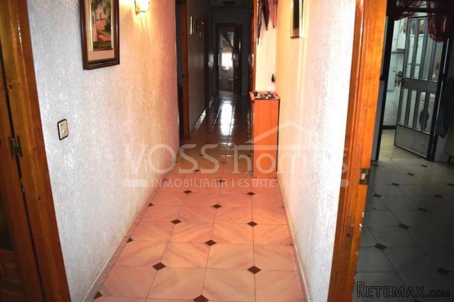 REDUCED!!! Larger than average, 3 double bed, 2 bath, 1st.. - 6