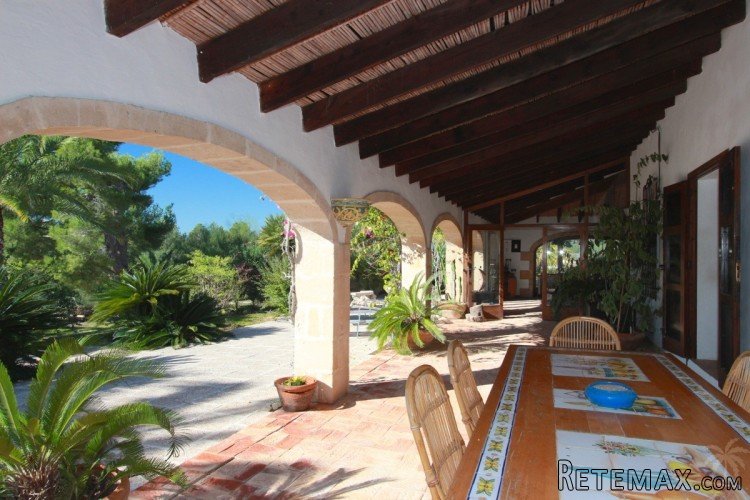 Rustic villa with lots of character on large plot on the.. - 7