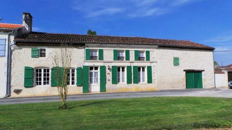3 Bedroom Stone House With Garden..