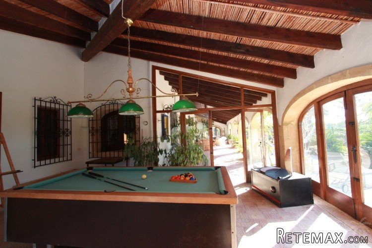 Rustic villa with lots of character on large plot on the.. - 8