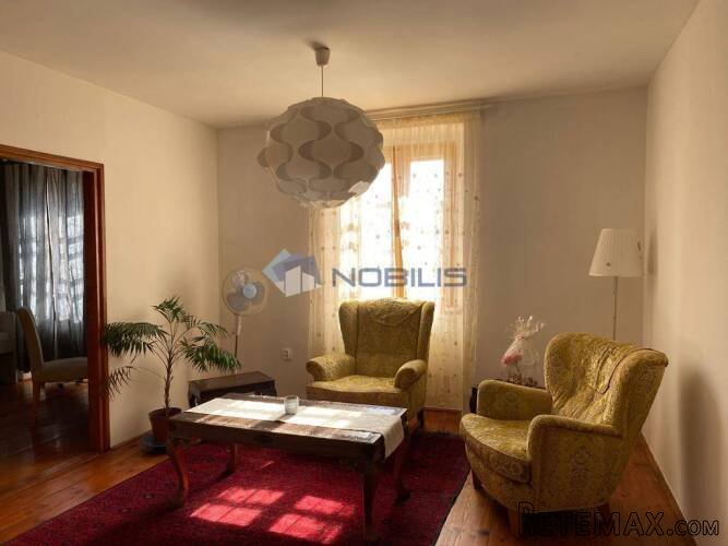 Varaždin, centar, trosobni stan 72 m2, 1. kat - 9