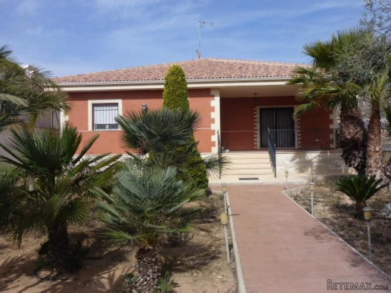 Villa for sale in Hondon de los Frailes..