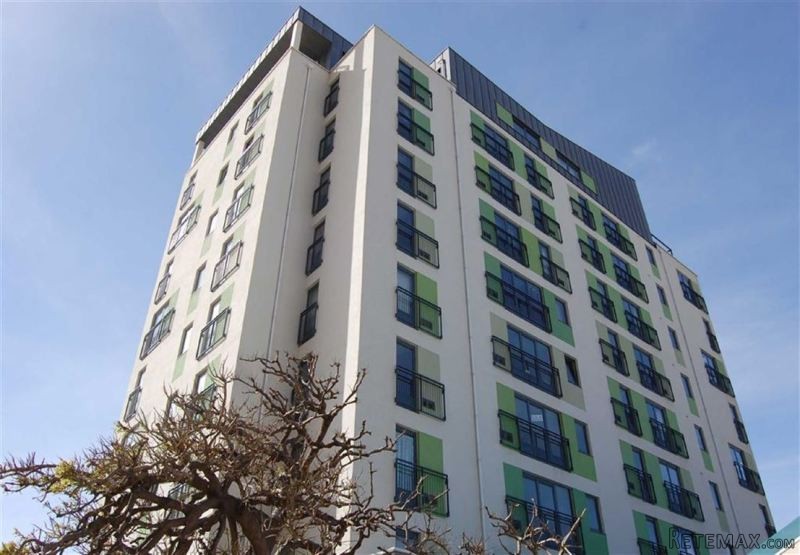 3 bed apartment in Filomena House