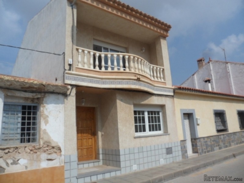 3 bedroom, 2 bathroom Villa