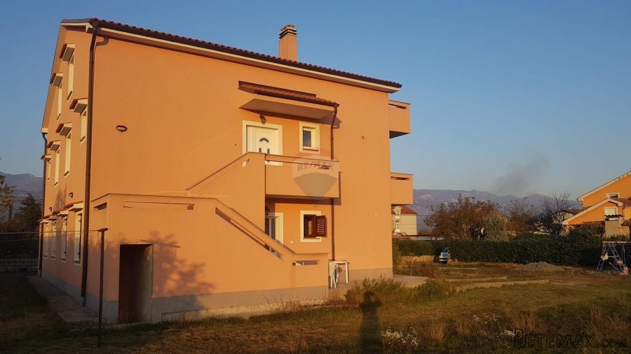 Grobnik, Dražice - kuća površine 372 m2 na mirnoj lokaciji - 2