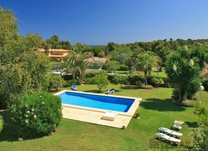 Luxury 5 bedroom villa that consists of a main house and.. - 2