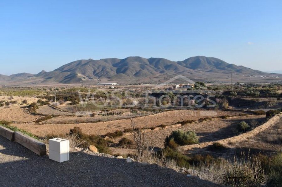 NEW LISTING TO VOSS HOMES - A gorgeous & spacious 80m2.. - 2
