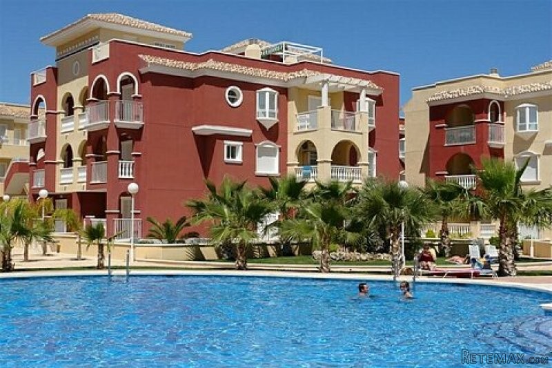 3 Bed LuxuriousApartment minutes from..
