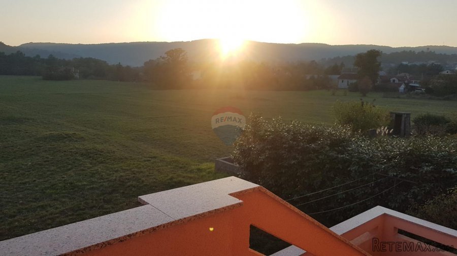 Grobnik, Dražice - kuća površine 372 m2 na mirnoj lokaciji - 3