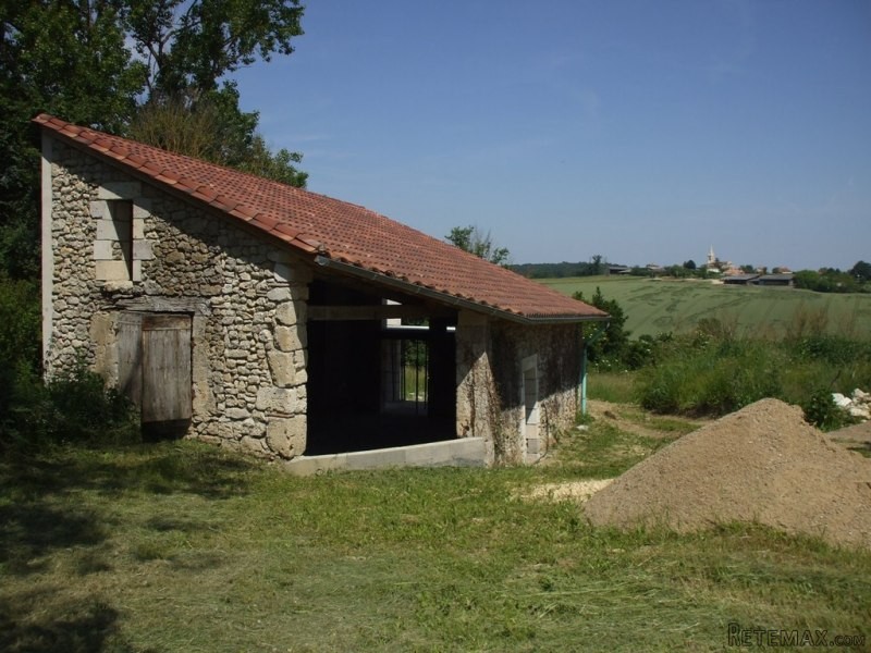 A Stone Built Property In A Prime..