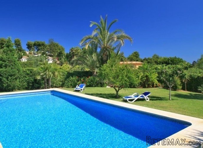 Luxury 5 bedroom villa that consists of a main house and.. - 5