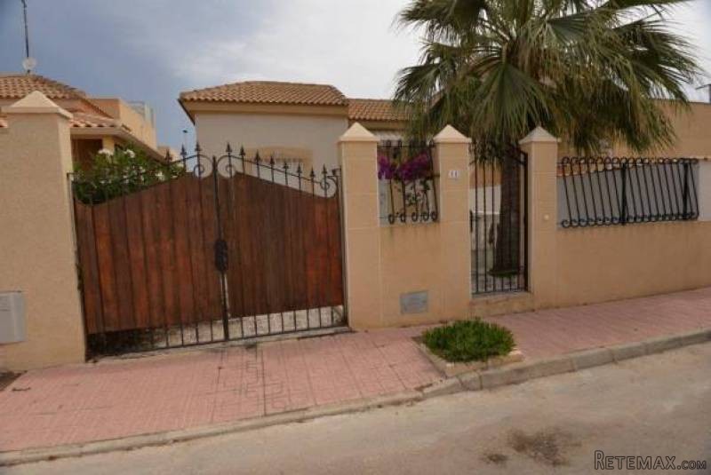 2 Bedroom 1 Bathroom Villa In..