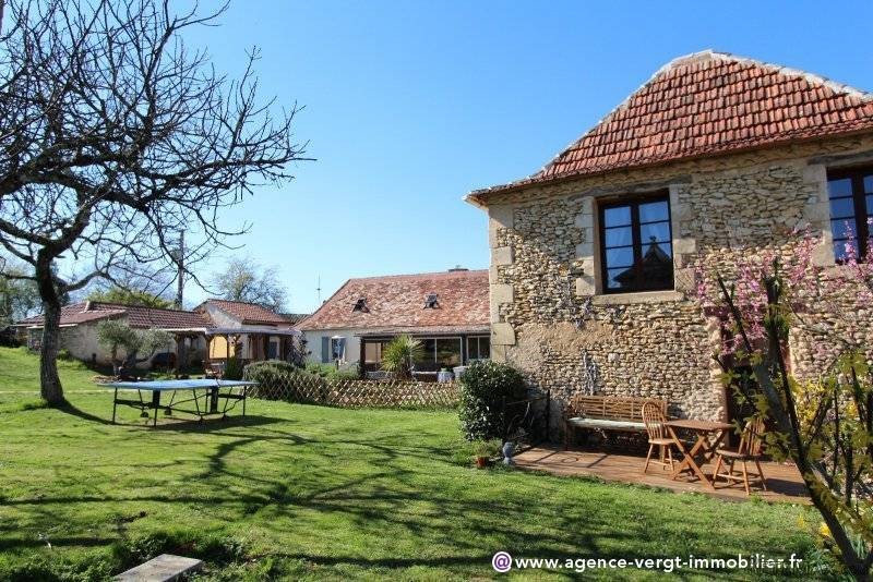 Pretty Sone House Set On 3 Hectares Of..