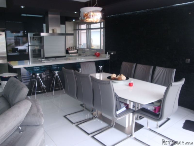 FOR SALE LUXURY GROUND FLOOR 2 BED..
