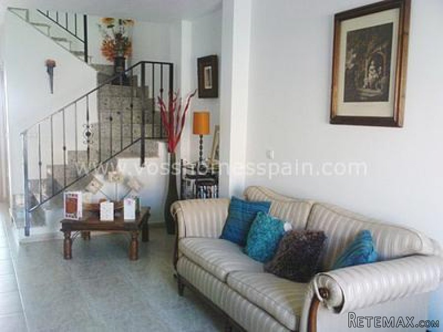 ABSOLUTE BARGAIN - Larger than average, 2 bed, 1.5 bath.. - 2