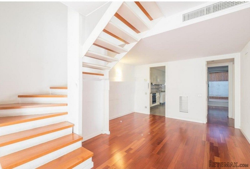 Duplex With Private Patio In Diagonal..