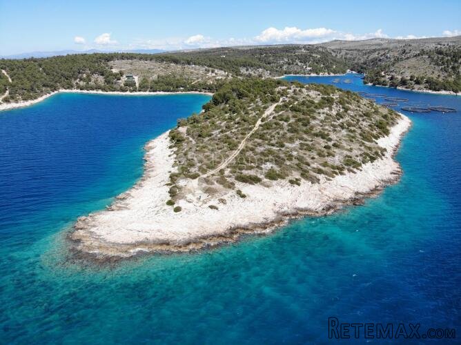 POLJOPRIVREDNO ZEMLJIŠTE BRAČ - 2