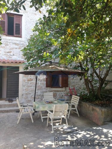 Zlarin, 150m2 - 2