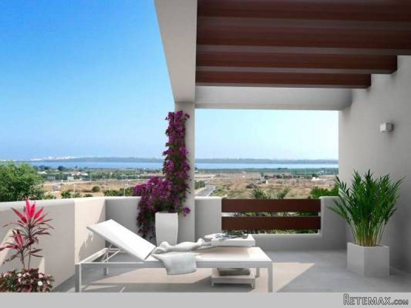 3 Bedroom 3 Bathroom Villa In Ciudad.. - 2