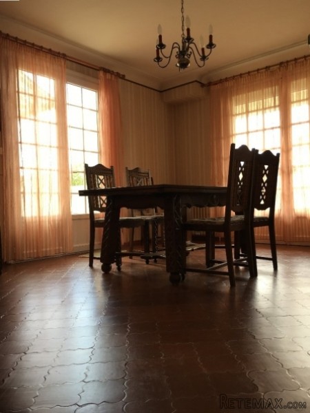 Traditional Detached House with Garden - 2