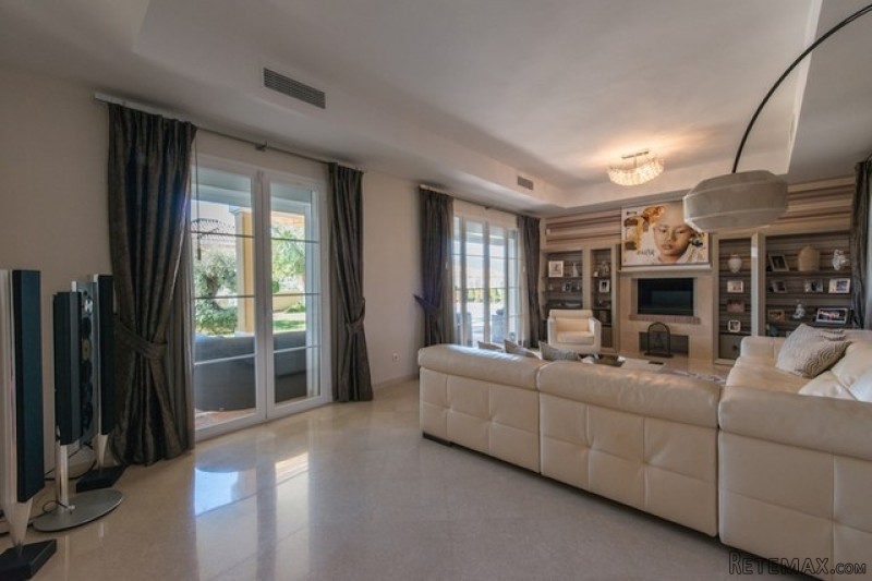 4 Bedrooms - Villa - Malaga - For Sale - 2