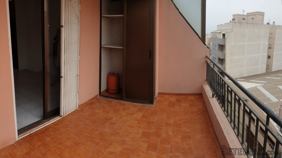 ESTUDIO ATICO 20M2 DE VIVIENDA Y TERRASA 10M2 SOL POR LA.. - 2
