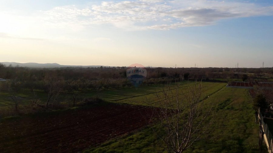 ISTRA,SMOLJANCI,GRAĐEVINSKO ZEMLJIŠTE - 2