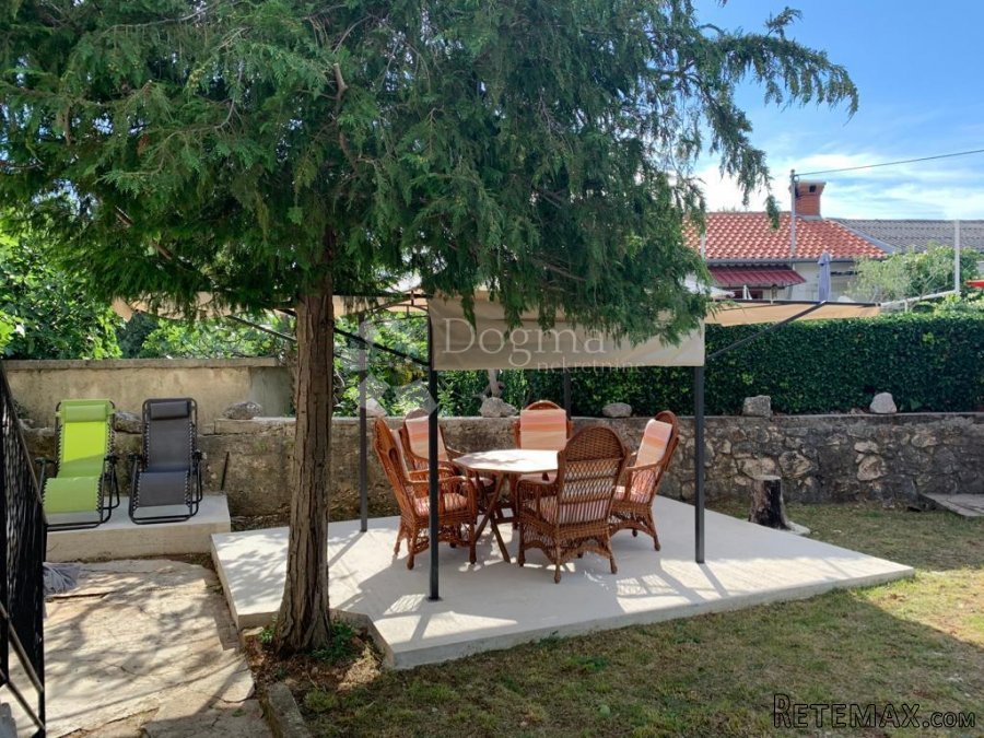 Kuća sa dva stana - 2