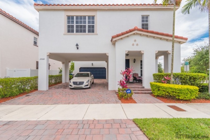 5 bedroom House For Sale: 17168 SW 90th.. - 2