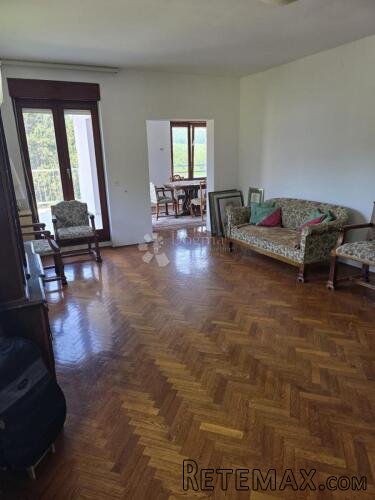 Zagreb, Ksaver – 4-sobni stan 130 m² + 2 garaže + vrt