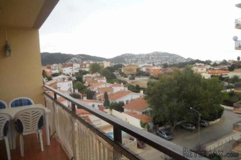 ROSES: Beautiful apartment completely..