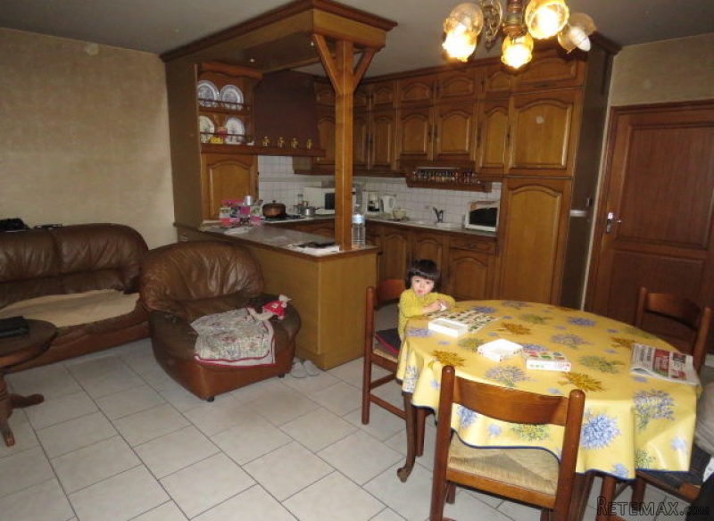 Big house with shop on the main trunk.. - 2
