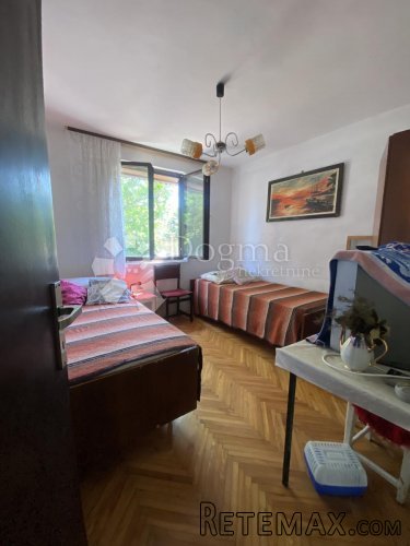 Kuća sa dva stana - 10