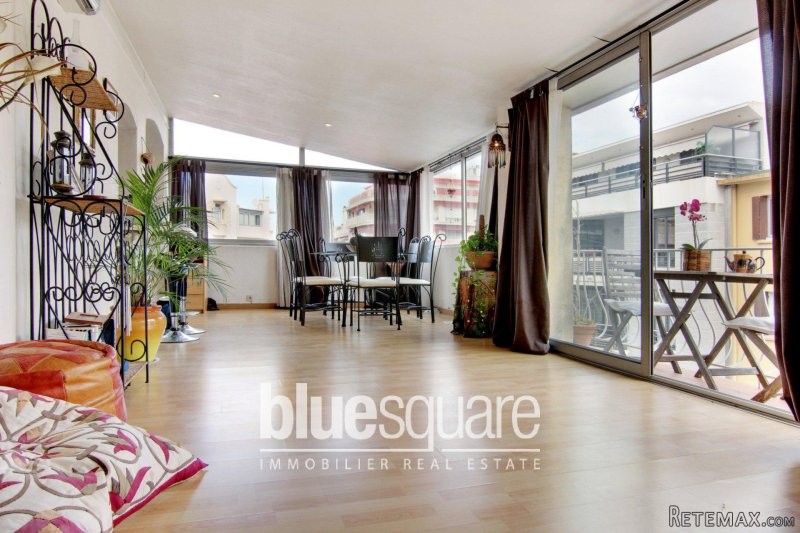 Top floor one bedroom apartment