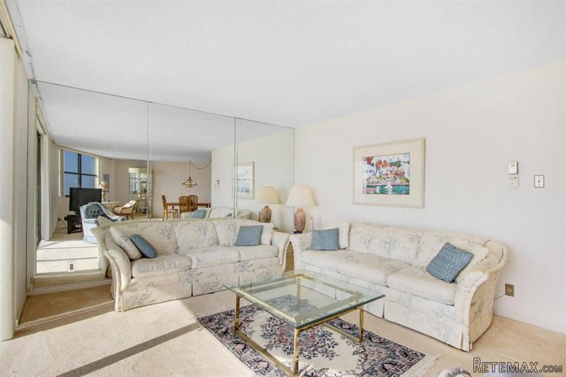 2 bedroom Residence For Sale: Singer.. - 2