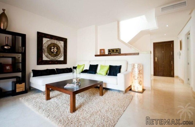 This beautiful duplex property is located in a cozy.. - 3