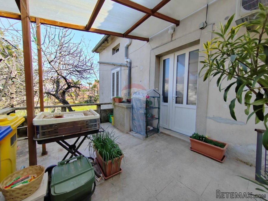 OTOK KRK,MALINSKA apartman sa vrtom na 70 metara do mora i p