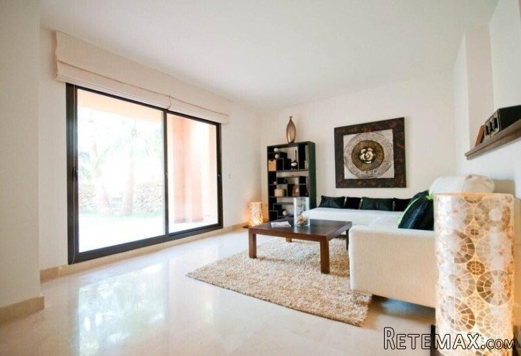 This beautiful duplex property is located in a cozy.. - 4
