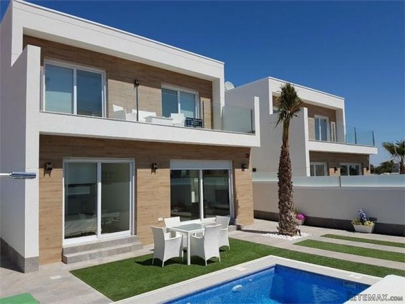 3 bedroom detached house for sale - 2