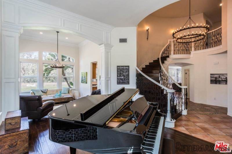 525 Oak Tree Ct | Simi Valley.. - 2