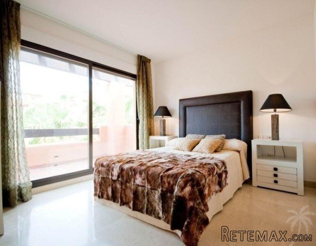 This beautiful duplex property is located in a cozy.. - 8