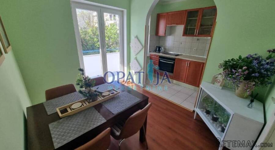 Lovran - prekrasan 2 sobni stan sa 2 balkona, na duži period