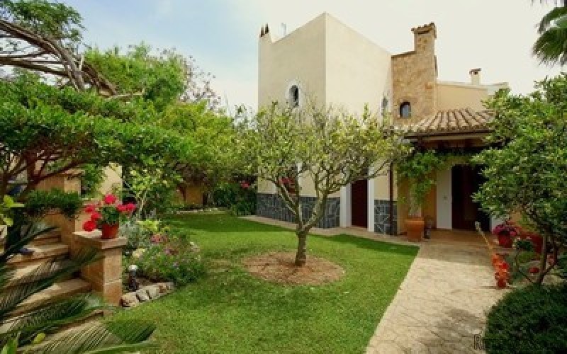 Three bedroom townhouse for sale in a..