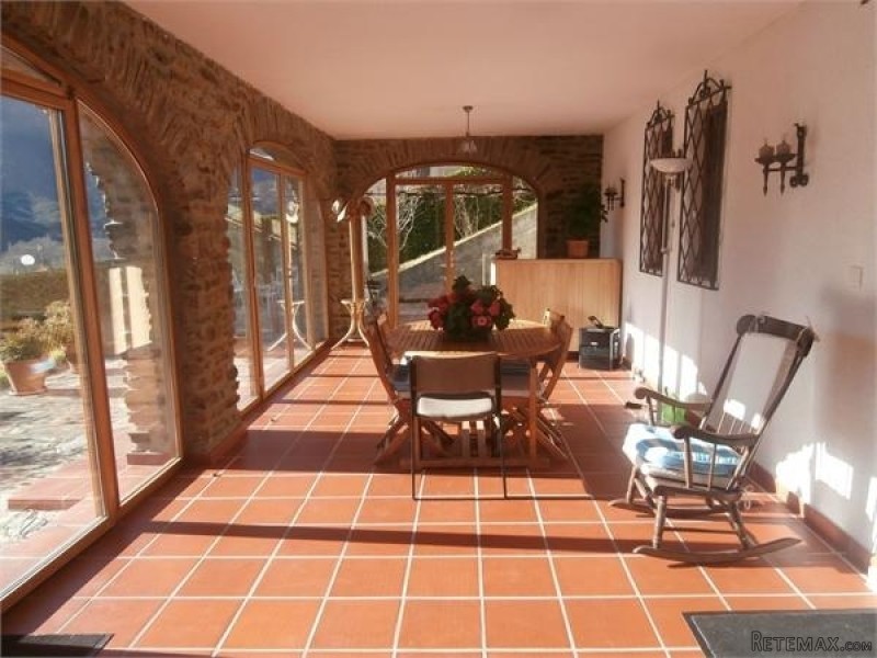 Impeccable 5 Bed Semi-Detached Villa.. - 2